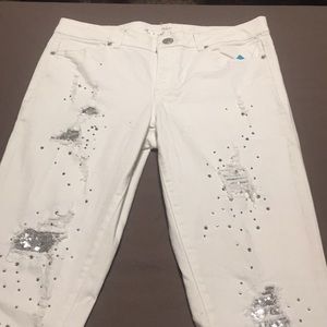 Almost famous size 9 white jeans